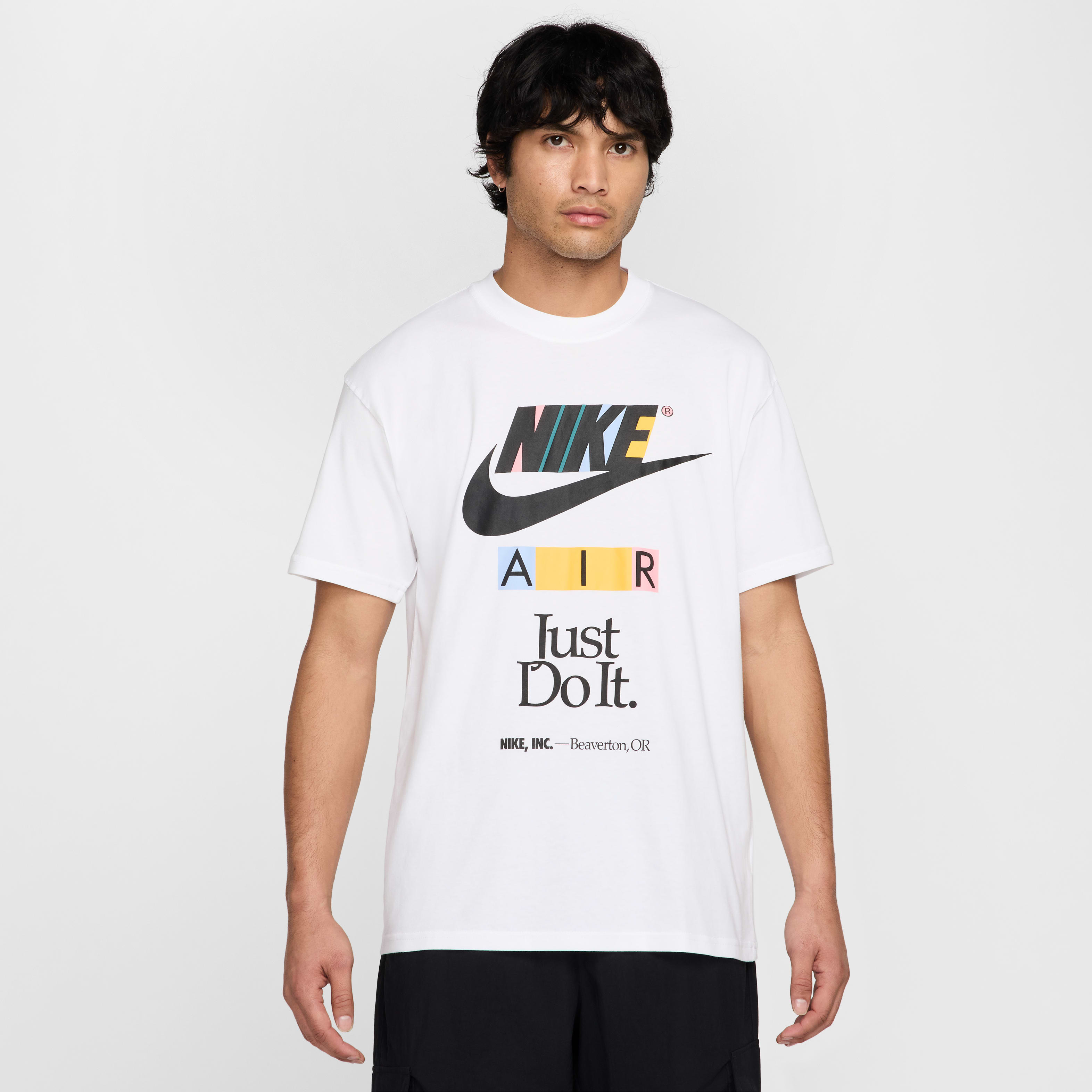 【NIKE】Sportswear Slim Stripe T-shirt W/関税+全国送料込み Nike Sportswear Mens Logo T-Shirt (Small, White (Red Square